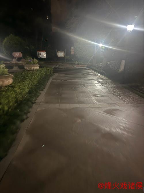 “职业球员零距离｜广网国际组合探访广州外国语学校”