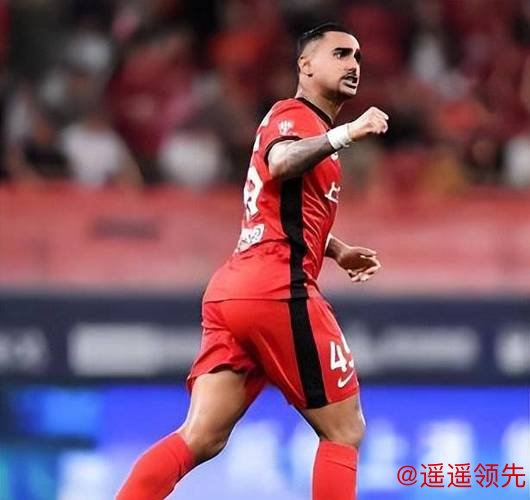 上港队冬训传闻：莱昂纳多或将离队，换来吴曦高天意一说遭辟谣